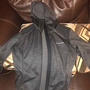 A Columbia sweater (sport) women’s size small